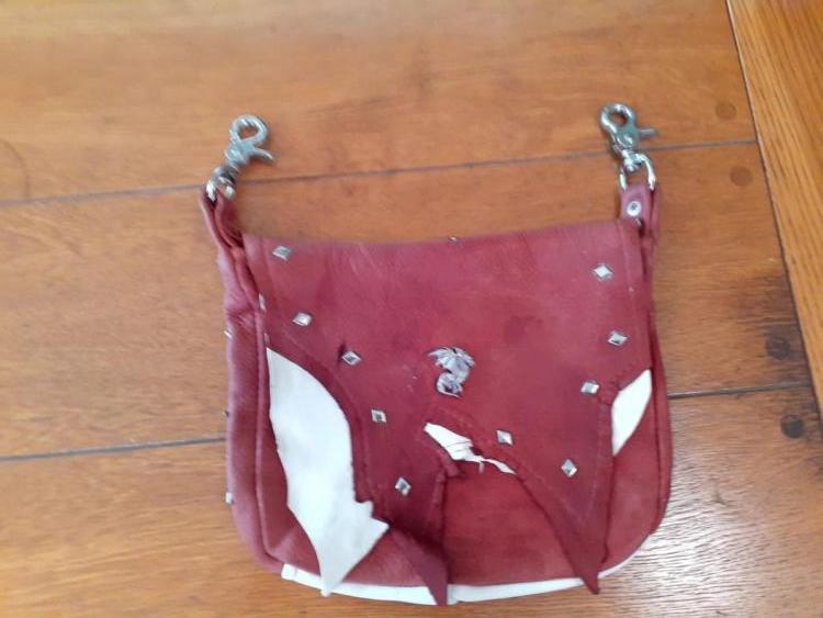 pouch - Red and white der hide pouch w/dragon closure