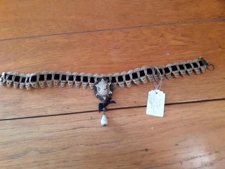 Cameo and ribbon choker